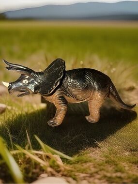 Brown and Black Dinosaurs Triceratops Reptile Figurine for Terrariums VTG